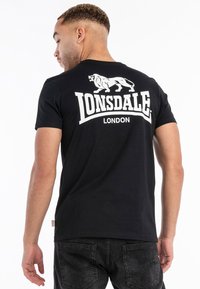 Lonsdale NORMALE PASSFORM WHITENESS - Trükipildiga T-särk - black white