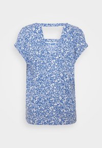 Blusa corta de manga corta en color azul con un estampado floral en blanco. Presenta un escote en V y un pequeño corte en la parte posterior. Textura de tela ligera.