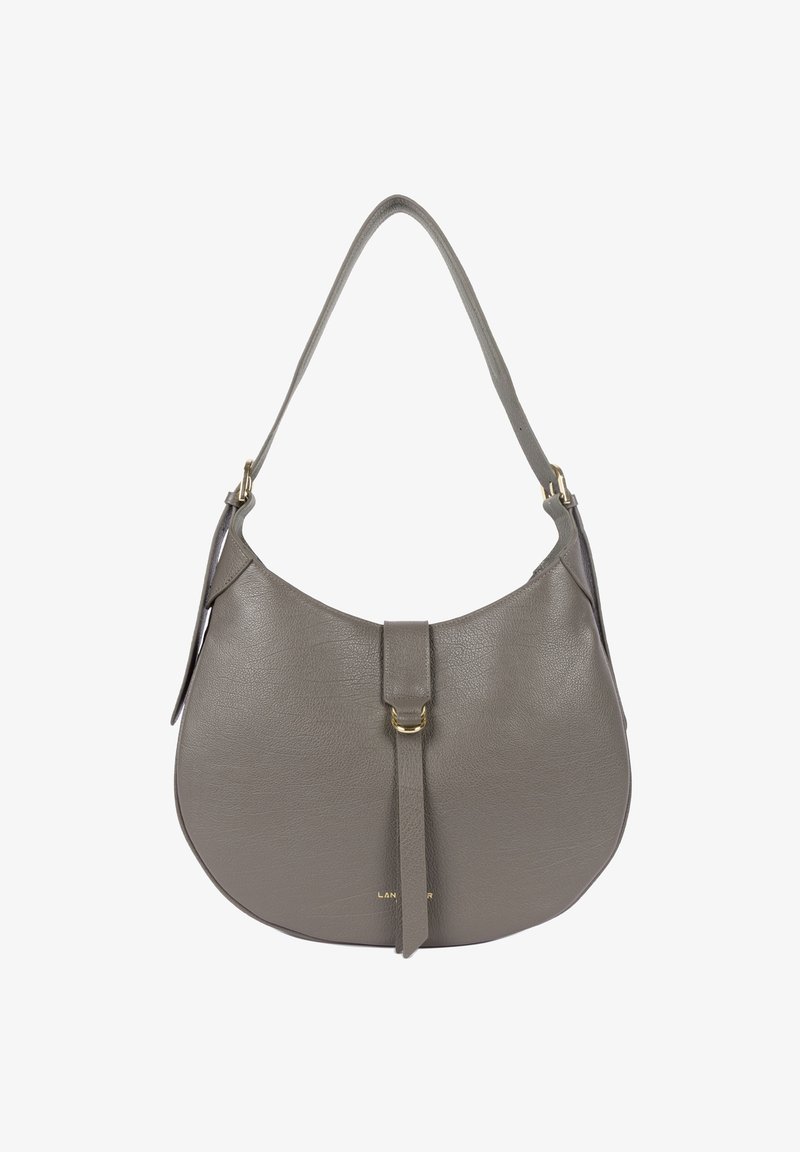 Sac à main en cuir gris avec une forme courbée, boucle en ton doré sur la sangle avant et une seule anse.