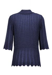Cardigan lavorato a maglia blu navy con texture a coste, maniche corte, orlo scallop e vita aderente per una silhouette strutturata.