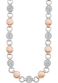 Collana in oro rosa e argento con anelli circolari alternati, alcuni decorati con strass trasparenti per un tocco di stile e texture.
