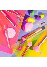 Real Techniques HYPERBRIGHTS SCULPT LOCK CONTOUR BRUSH - Pennelli trucco