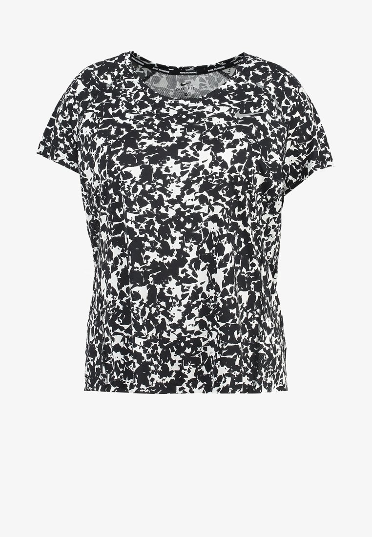 Černé a bílé vzorované sportovní tričko, krátké rukávy, kulatý výstřih, volný střih, vyrobené z tkaniny odvádějící vlhkost, texturovaný povrch.