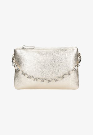 Metallische zilveren clutchtas met een textuurafwerking, ritssluiting en een zilveren schouderband. Compacte rechthoekige vorm, zonder extra versieringen.