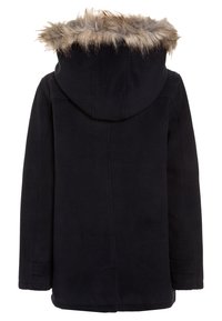 Cappotto blu marino con cappuccio, dotato di un bordo in pelliccia sintetica. Il design è dritto con maniche lunghe e una texture liscia.