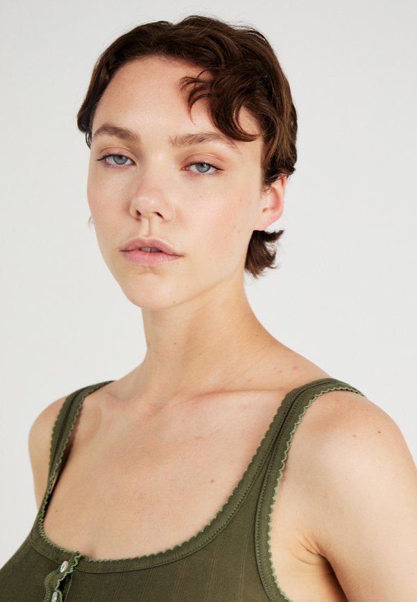 END GAME POINTELLE TANK - Top - army4