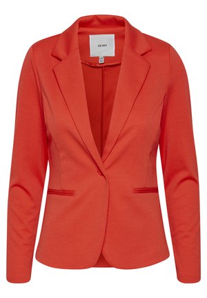Červený blazer značky ICHI s klopovým límcem, dvěma předními kapsami a jedním knoflíkem na zapínání. Hladká textura a přiléhavý střih.