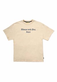 T-shirt beige a maniche corte con testo nero "Sempre con te. Iuter" centrato sul petto e un piccolo etichetta nera del marchio all'orlo.