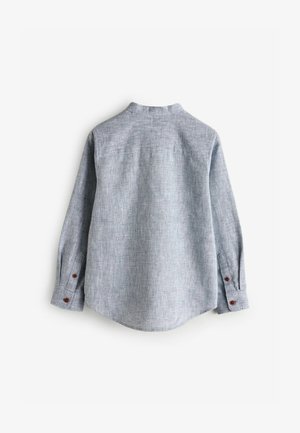 Világoskék kockás ing kerekített alsó résszel, hosszú ujakkal és gombos mandzsettákkal; puha szövetből készült, texturált felülettel.