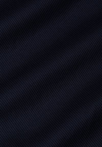 Tessuto a costine di un blu scuro con una texture liscia, caratterizzato da linee verticali uniformi e una leggera lucentezza sulla superficie.