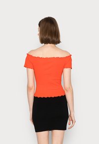 Monki Camiseta estampada - orange