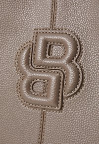 BOSS ANETT TOTE - Maisiņveida soma - medium brown