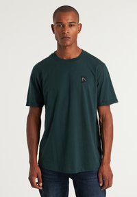 CHASIN' - BRO - T-shirt basic - dark green Immagine in miniatura 1