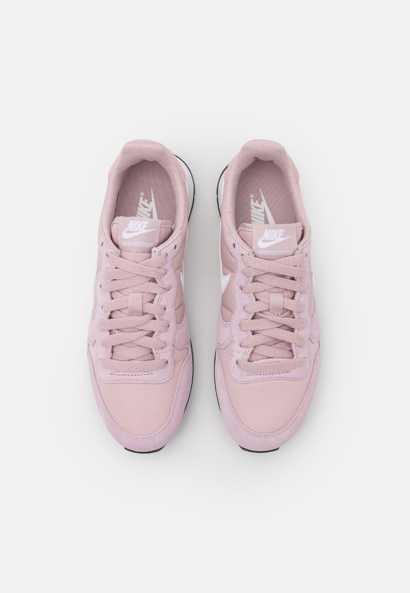 Nike pale pink internationalist trainers Clearance