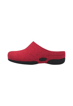 Pantofole rosse slip-on con tomaia in tessuto morbido e suola nera, progettate per il comfort interno e una facile calzata.