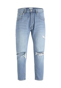 Jeans de mezcla de denim azul claro con rodilleras rasgadas, un ajuste holgado y un diseño clásico de cinco bolsillos. La tela tiene una textura desgastada y ligeramente deteriorada.