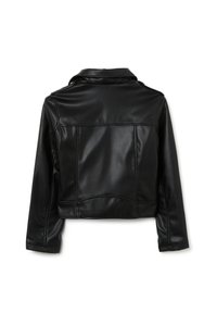 Schwarze, gefälschte Leder-Cropped-Jacke mit einem kragenförmigen Ausschnitt, Schulternaht und Rückenteil-Details. Glatte Textur, keine sichtbaren Beschläge.