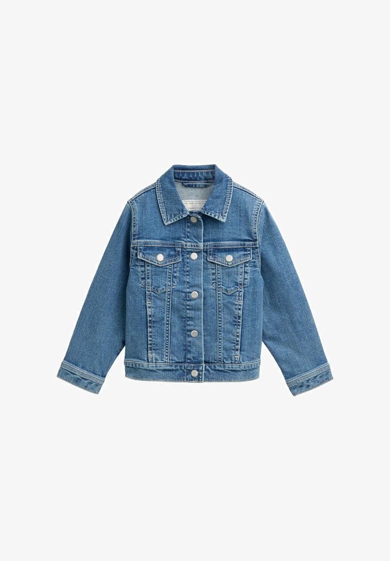 Gaiši zilā džinsu jaka ar klasisku apkakli, frontālām pogu aizdares, divām krūšu kabatām un garām piedurknēm. Iezīmēta ar dūriena akcentiem.