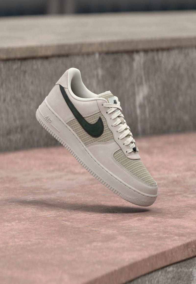 AIR FORCE 1 07 LV8 phantom/dark smoke grey/cream/metallic silver-coloured/off-white