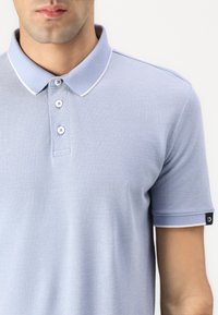 TOM TAILOR DENIM POLO WITH TIPPING - Polo - brunnera blue