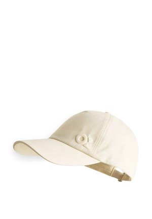 Casquette de baseball beige en coton avec une visière courbée et un petit logo brodé à l'avant, dotée d'une sangle ajustable à l'arrière.