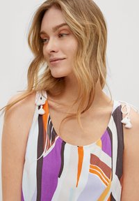 comma ABSTRAKTEM - Top - brown aop