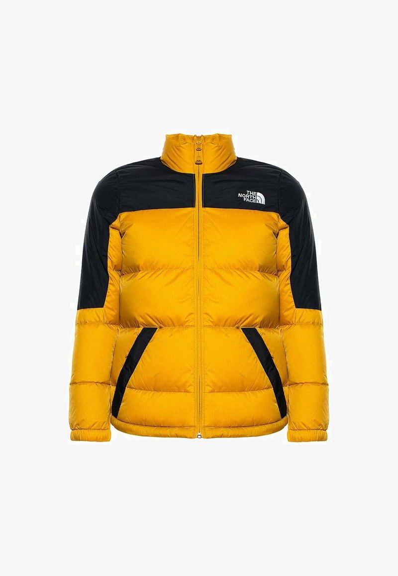 Giubbotto a vento giallo e nero con alto collo, zip frontale e due tasche laterali. Presenta cuciture orizzontali per l'isolamento.