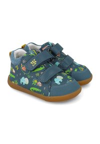 Zapatos de niño pequeños en azul con un estampado de animales juguetones, presentan una parte superior estampada, dos correas de velcro y una suela de goma.