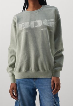 BDG Urban Outfitters Sweatshirt - green