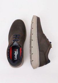 CallagHan Zapatos con cordones - brown