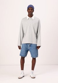 Thumbnail Image 2
