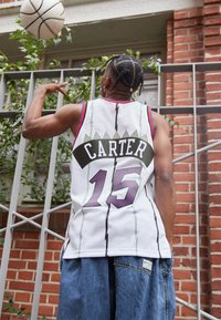Mitchell & Ness NBA TORONTO RAPTORSVINCE CARTER SWINGMAN - Equipación de clubes - white/white