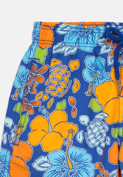 Blå badetrusser med et livligt blomstermønster i orange og turkis, med elastik i taljen og snørejustering.