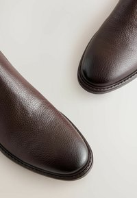 Next CHELSEA - REGULAR FIT - Klassiset nilkkurit - brown