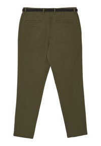 Pantaloni verde oliva con una texture liscia, dotati di una cintura nera, due tasche posteriori e gamba affusolata.