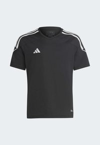 Černé sportovní tričko s krátkými rukávy, véčkovým výstřihem a třemi bílými pruhy na ramenou. Obsahuje logo adidas na hrudi a na dolním lemu.