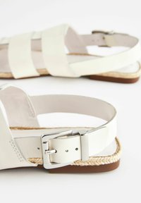 Next FISHERMAN- REGULAR FIT - Páskové sandály  - white