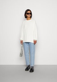 Minimum KILIA - Svetrík - broken white