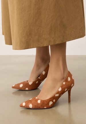 BASILIA - Visoke pete - light brown