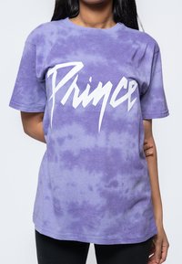 Paradiso Clothing Print T-shirt - purple