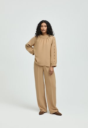 PHOCUS - Trousers - light camel