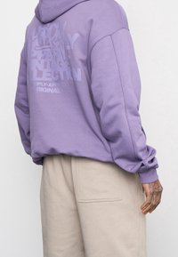 Multiply Apparel Jersey con capucha - purple