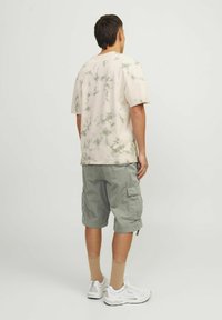 Jack & Jones COLE - Šortky - agave green