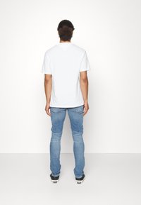 Tommy Jeans MODERN SPORT USA TEE - Marškinėliai su spaudiniu - white
