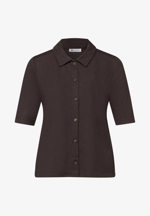 Chemise marron foncé à manches courtes avec col pointu et six boutons sur le devant.