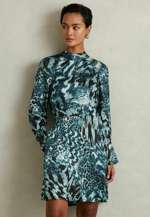 Reiss REGULAR FIT - ESTER PRINTED BELTED TIE NECK - Vestito casual - teal