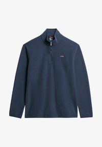 Sudadera de forro polar azul marino con un cuello alto y cierre de cremallera de cuarto. Presenta un pequeño logo en el pecho y mangas largas. Textura suave.
