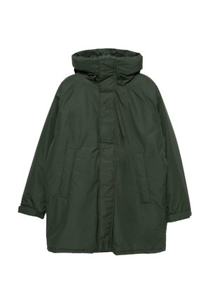 Geacă parka verde căptușită, cu un guler înalt, glugă ajustabilă și două buzunare laterale; prezintă o textură netedă și o croială lejeră.