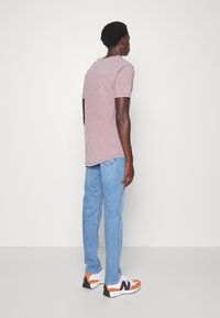 Lee SHAPED TEE - T-shirt básica - purple storm