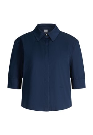 Marineblauwe blouse met korte mouwen, een puntige kraag en een verborgen knopenlijst aan de voorkant.